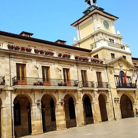 Atico, Oviedo Centro